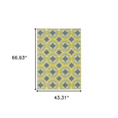 4' x 6' Green and Ivory Floral Stain Resistant Indoor Outdoor Area Rug